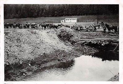 Deutsches Feldgeschütz Behelfsbrücke Charleville Frankreich