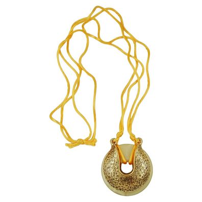 Kette 53mm Scheibe gelb seidig Amulett-Aufsatz altgoldfarben Kunststoff Atlasbiese