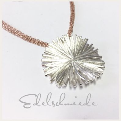 Edelschmiede925 Silberanhänger mit floralem Motiv rosévergoldet und matt inkl Kette
