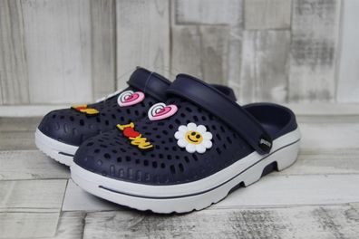 Scandi Freizeit Clog dunkelblau mit Stickern