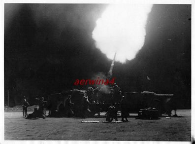 Feuerndes 8,8cm Flak - Geschütz auf VOMAG Niederflurwagen Großfoto