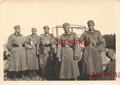 Gruppenfoto deutsche Soldaten am LKW Krupp-Protze