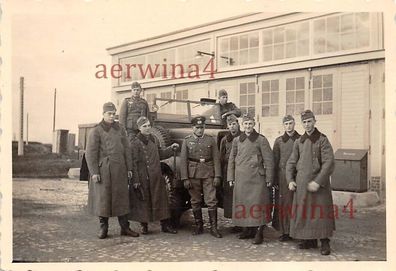 Soldaten LKW Magirus an Garage in Erfurt