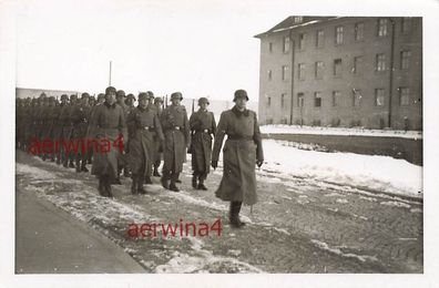 Soldaten beim Ausmarsch aus der Kaserne Mühlhausen