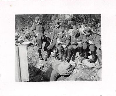 Deutsche Soldaten am Stand I bei Schweigen Westwall