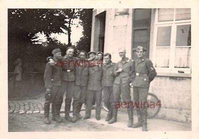 Deutsche Soldaten feiern zu Hause