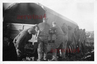 LKW schieben im Schlamm Konstantinowka Ostfront