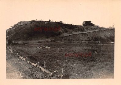 Deutsche Halbketten - Zugmaschine an der Rollbahn Ostfront