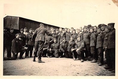 deutsche Soldaten Singstunde bei Krakau Polen