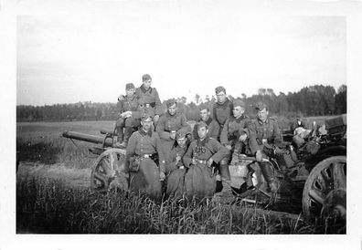 Gruppenfoto auf dem Geschütz Kielce Polen