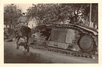 Zerstörter franz. Panzer Char B1 bei Laon Frankreich