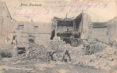 Feldpostkarte Soldaten beim Arbeit in Beine Frankreich 1916 Inft. Regt. 104