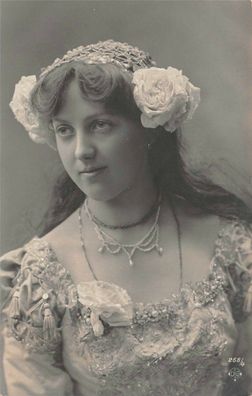 Frau mit Schmuck Foto AK 1907 Dresden