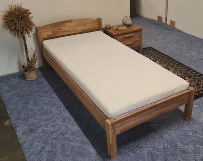 Einzelbett 90 x 200 cm Eiche massiv ohne Kommode, Lattenrost, Matratze