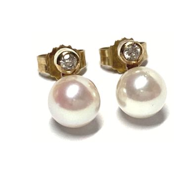 Ohrring 585 Gold Süßwasserperle naturfarben 6,5mm Brillant 0,06ct w/si Ohrstecker