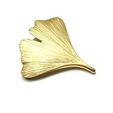 Brosche 333/- Gelbgold Ginko Blatt schmal kurz einfarbig Anstecknadel