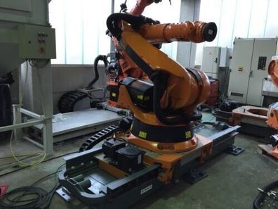 Roboter KUKA KR 180 Serie 2000 mit Verfahrachse 3m- inkl. 19% MwSt