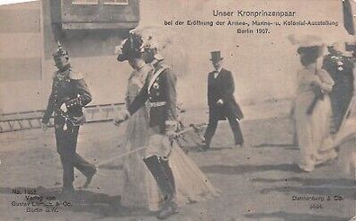 Kronprinzenpaar bei Eröffnung der Armee Ausstellung Patriotika Postkarte AK 1907