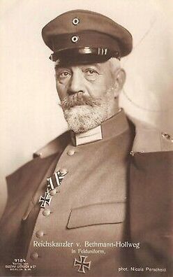 Reichskanzler von Bethmann-Hollweg mit EK2 und Felduniform Portrait Postkarte