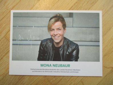 Nordrhein-Westfalen Die Grünen Ministerin Mona Neubaur - handsigniertes Autogramm!!!