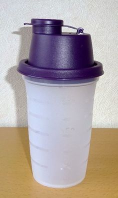 Tupperware® * * Mix-Fix 250 ml * * Schüttelbecher mit Quirleinsatz - LILA