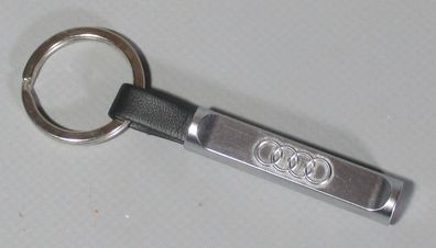 Original AUDI Schlüsselanhänger Metall Logo Audi Forum Neckarsulm