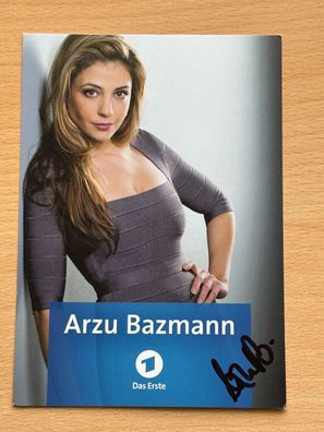 Arzu Bazmann - In aller Freundschaft - Autogrammkarte original signiert - S7343