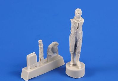 CMK 1:48 US pilot with full pressure suit (for SR-71, U-2 and other planes)