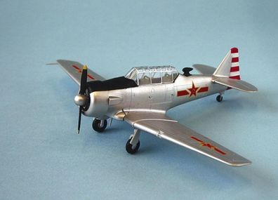 Easy Model 1:72 36315 T-6G The PLA Air Force