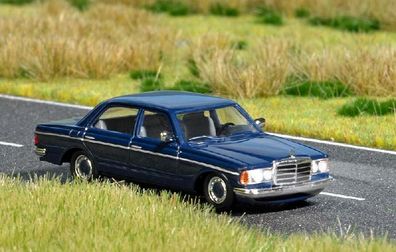 Busch 5661 Mercedes W 123 H0 beleuchtet 1:87