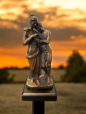 Amor und Psyche mit Schmetterling – Exquisite Bronze-Skulptur voller Symbolik