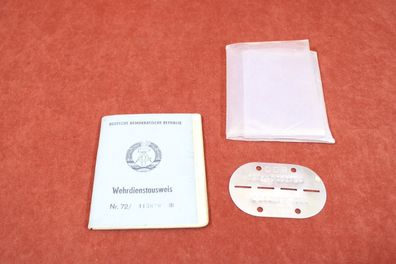 DDR GDR Wehrdienstausweis NVA Nationale Volksarmee 1972 + Marke, X274.1#1