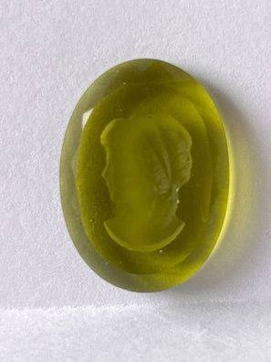 5638 Vintage Camee Cabochon Olivegrün 25mm