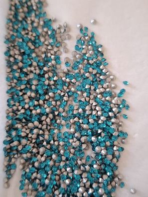 Swarovski® Chaton Blue Zircon PP17