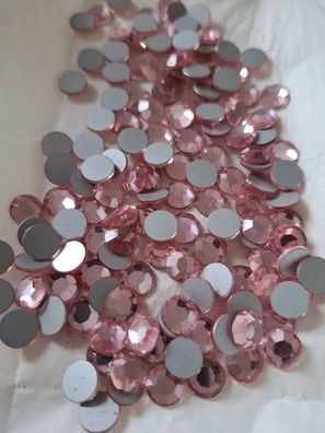 Swarovski® Flatback Vintage Hotfix Light Rose SS40