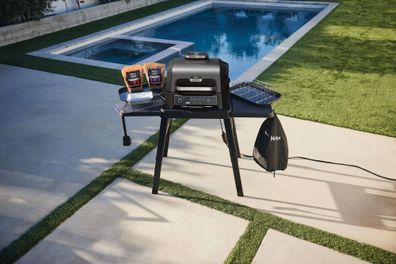 Ninja Woodfire Pro XL Elektrogrill Set Ständer Abdeckung Reinigungsbürste