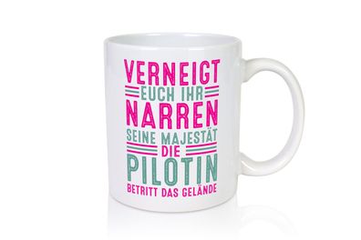 Verneigt euch: Pilotin | Definition Piloten - Tasse Weiß