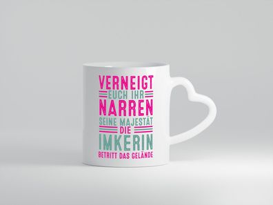 Verneigt euch: Imkerin | Imkerei - Herz Tasse Weiß