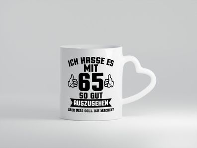 Gut aussehen mit 65 | Zahl 65 | Daumen hoch - Herz Tasse Weiß