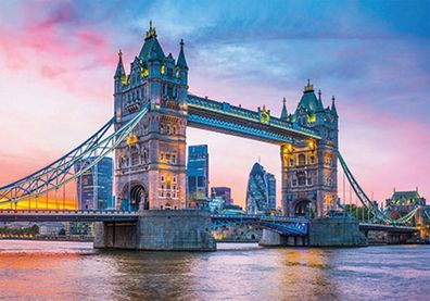 Tower Bridge bei Nacht - fluoreszierend