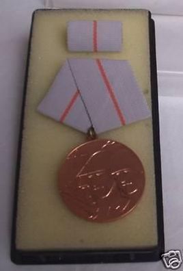 DDR Medaille der Waffenbrüderschaft in Bronze mit Etui