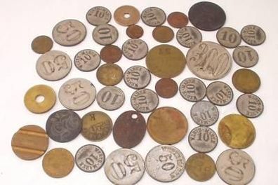 45 alte Wertmarken , Spielmarken und Jetons um 1920