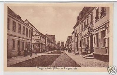 34584 Ak Tangermünde (Elbe) Langestraße um 1920