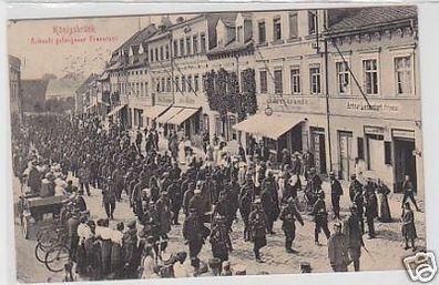 34890 Ak Königsbrück Ankunft gefangener Franzosen 1915