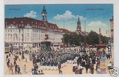 35430 Feldpost Ak Dresden Aufziehen der Wache 1915