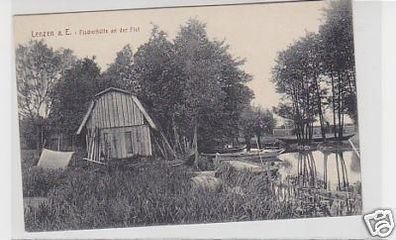 35600 Ak Lenzen a.E. Fischerhütte an der Flut um 1920