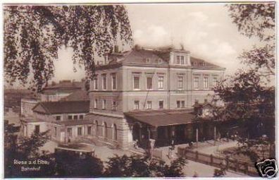 27455 Ak Riesa an der Elbe Bahnhof 1930
