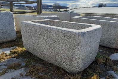 Wasserbrunnen, Wassertrog, Granitbrunnen, Gartenbrunnen, Steintrog für Garten