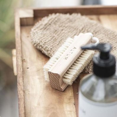 Nagelbürste ALTUM natur Holzbürste mit Naturborsten Strandhaus Bad Hamptons
