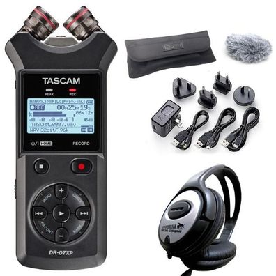 Tascam Audio-Recorder DR-07XP mit DR11GMK und Kopfhörer